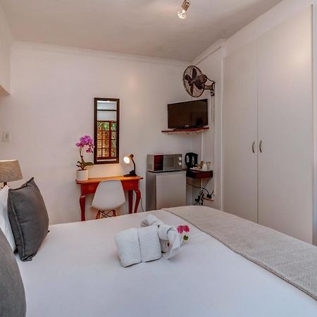 The Dorr Guest House Sandton Eksteriør bilde
